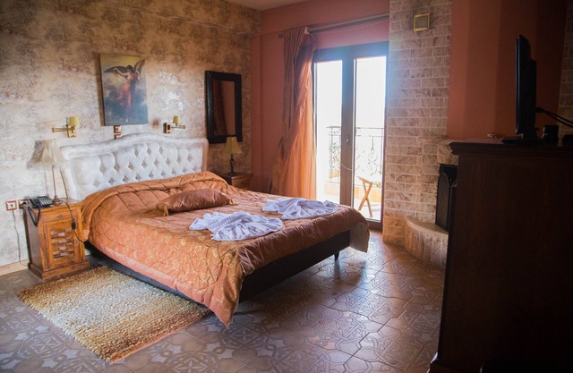 Honeymoon Suite Two Space Apartment