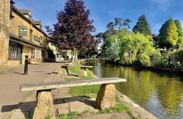 Honeystone Cottage sleeps 8 - Bourton on the Water