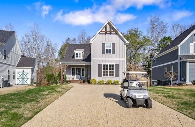 Hope's Crest · Beautiful Home with Lake/Marina Access and Firepit