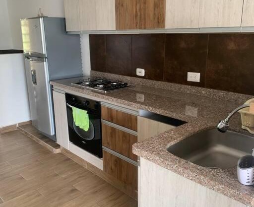 HOSPEDAJE MUY CERCA A UKUMARI,CONSOTA Y EXPOFUTURO