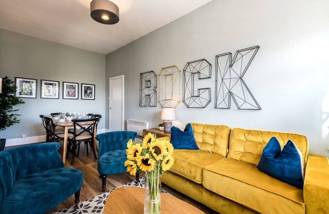 Host & Stay | Catharine Quarters II