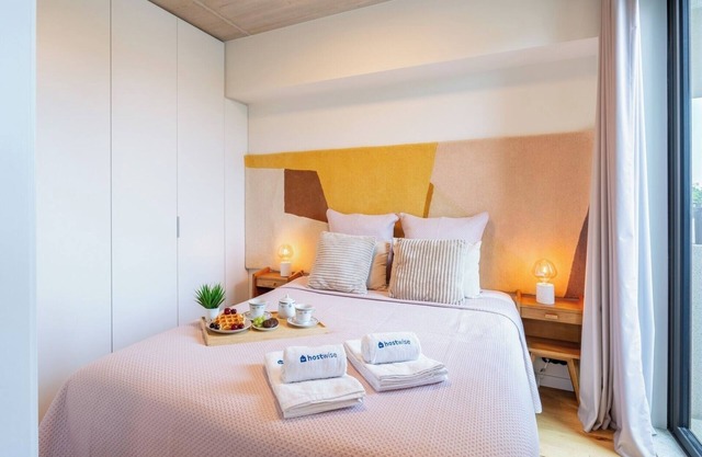 Host Wise - Seaside Bright Flat w Balcony