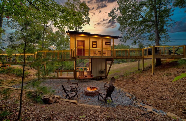 Hot Tub Fire Pit Walk to Blue Ridge Lake Dog Friendly