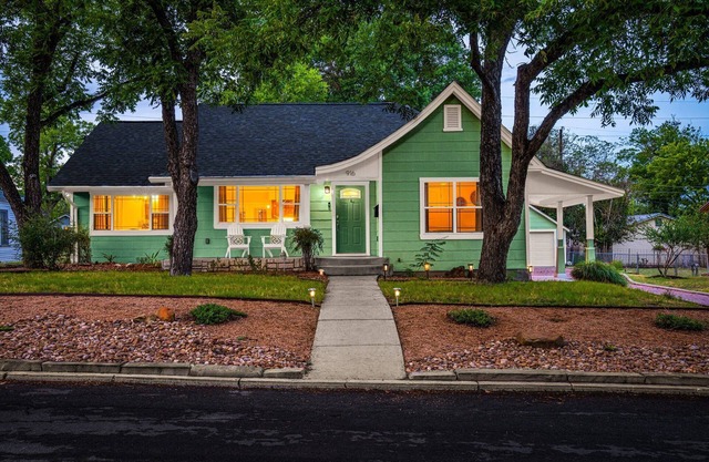 Hot Tub, Game Room, Backyard Oasis, Full Kitchen & More!