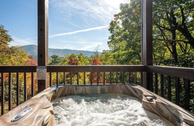 Hot Tub | Game Room + Minutes to National Park