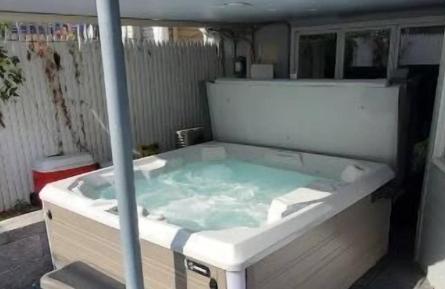 Hot Tub~Heart of Southie~BBQ