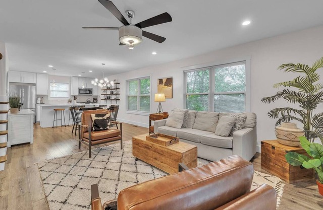 Hot Tub | New Build | Sauna | Walk Downtown | Theater | Arcade | Park City View