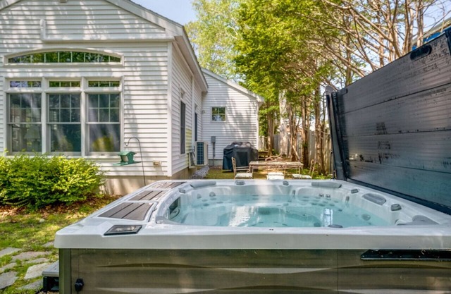 HOT TUB & Steps to Footbridge Beach! Expansive 3,200sqft Home