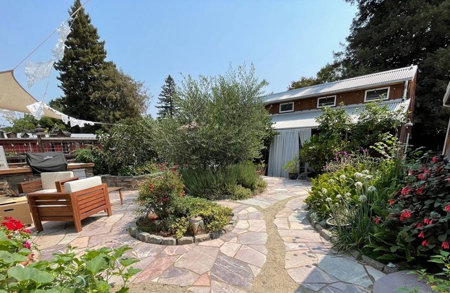 Hot Tub Under the Redwoods!