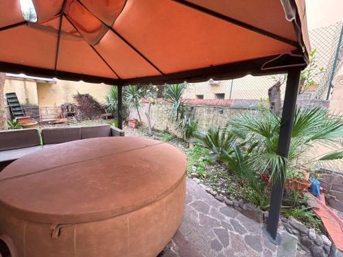 Hot tub with bubbles up to 4 people - Pepi Dream by FlorenceHospitality com