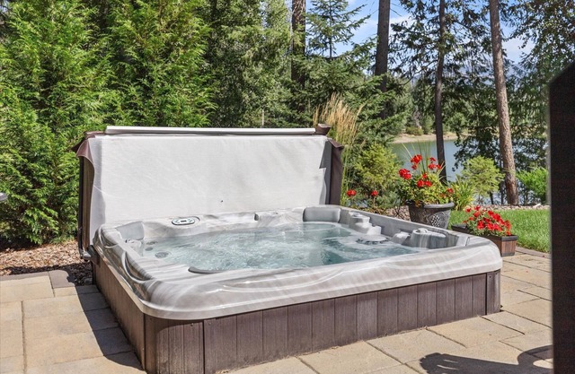 Hot Tub with Lake Views |Blanchard Bliss at Stoneridge Golf Course |Indoor Community Pool|Silverwood