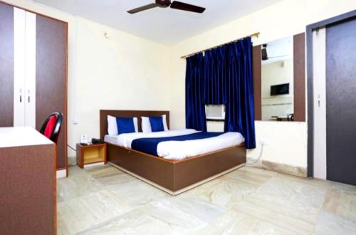 Hotel Blue Moon Near Railway Station With Comfortable Stay