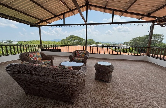 HOTEL CERRITOS PLAZA