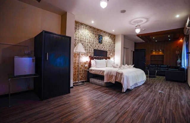 Hotel Creek