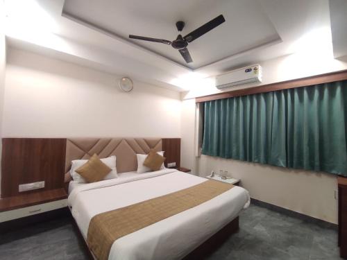 Hotel Earth Inn, Subhash Bridge, RTO Circle, Ahmedabad