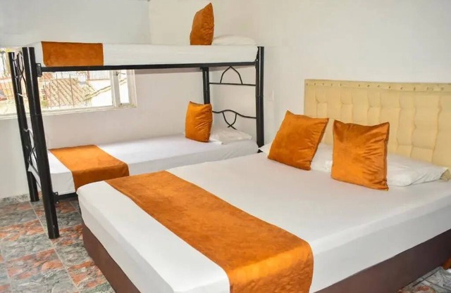 Hotel Flamante Bulevar- Quadruple Room with bathroom 2