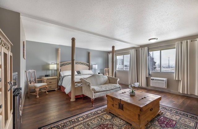 HOTEL FUZION INN & SUITES