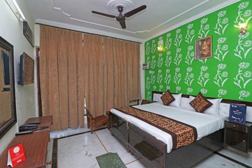 Hotel Hari Villa -Sec 11 Noida