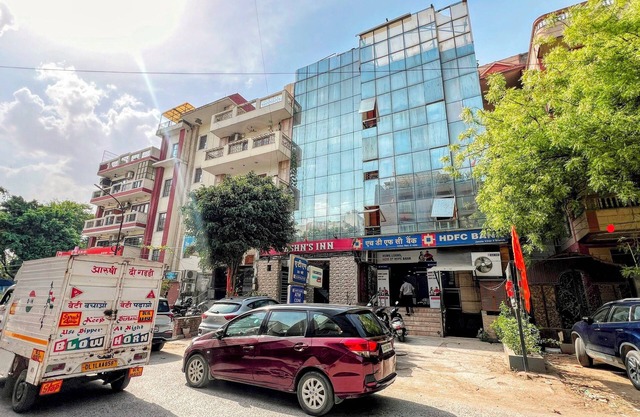 Hotel Jashn Inn near Apollo Hospital, Delhi