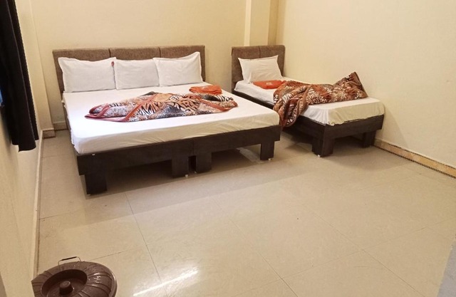 HOTEL MAHAKAL VISHRAM
