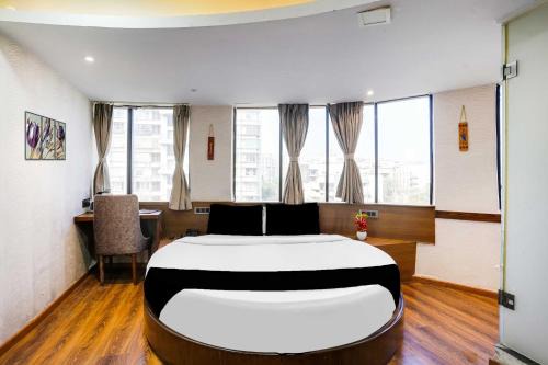 Hotel O Andheri Near Western Express Highway