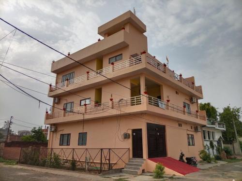 Hotel O Radhey Krishna Bhawan