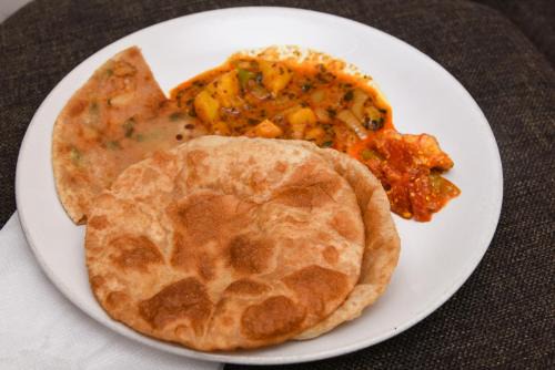 Hotel O Royal Grand Near Chhatrapati Shivaji International Airport