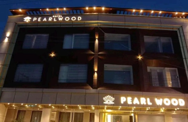 Hotel pearl wood