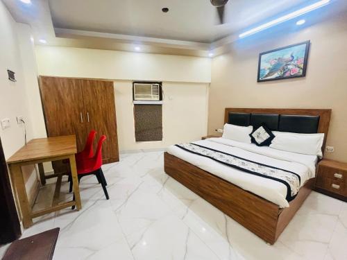 Hotel South