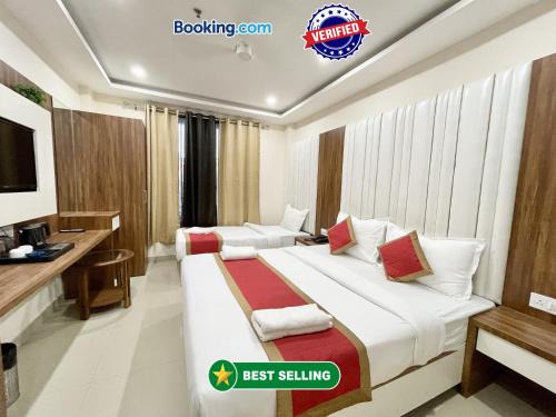 HOTEL SRK ! Varanasi ! fully-Air-Conditioned hotel at prime location with LIFT-wifi-Restaurant availability, near Kashi Vishwanath Temple, and Ganga ghat, Luxurious Rooms