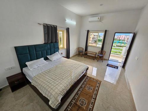 Hotel YesWell - Best Hotel Near Jolly Grant Airport