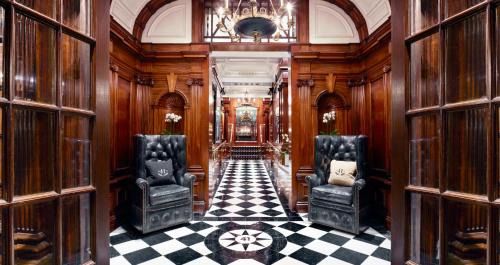 Hotels In London With Security/Safety, Bar, Other