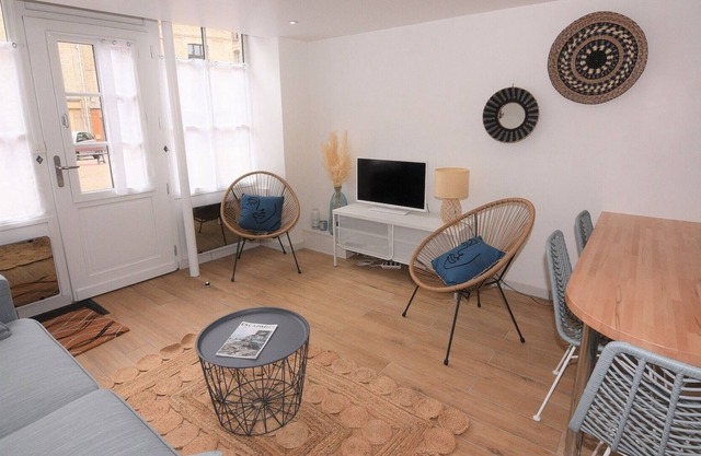 HOUSE 4 PEOPLE - LA MARINIÈRE BETWEEN PORT AND BEACH