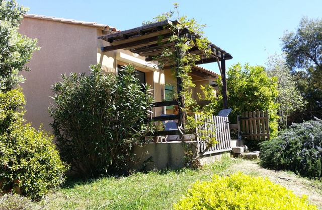 House Alba Rossa, Southern Corsica