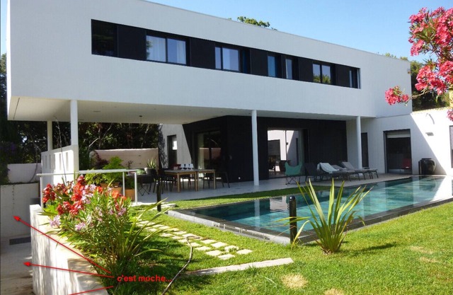 House at the gateway to the calanques in a residential area
