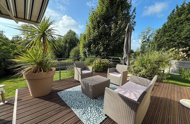 House between land and sea