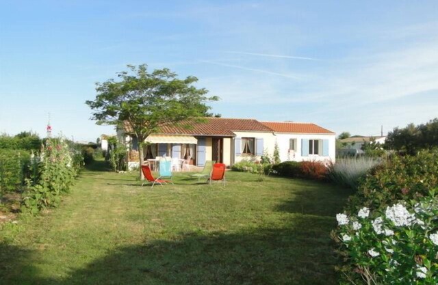 House bungalow with garden and terrace, 1100m2 property, 8 person,