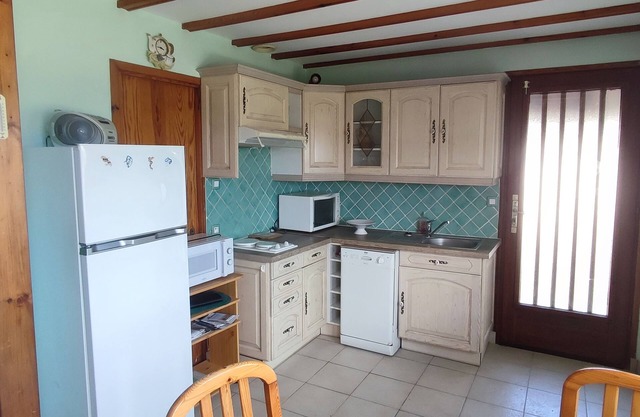 House facing the sea, 50 m from supervised beach, 3 km from Arromanches