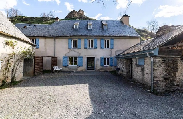 House for 8 persons Genos, close to the lake Free Wifi