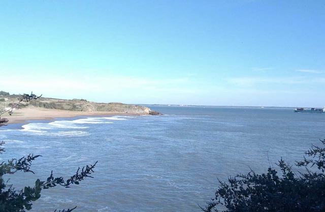 HOUSE GARDEN BEACHES WALKS