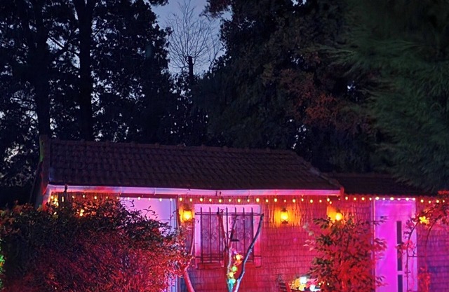 House in a garden near Paris and Disney