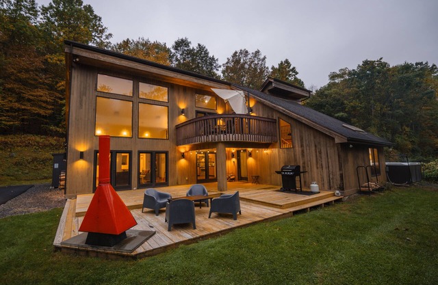 House in Highland: Secluded Retreat