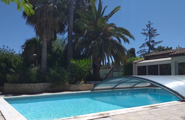 house in the foothills of the Star in a large property with pool