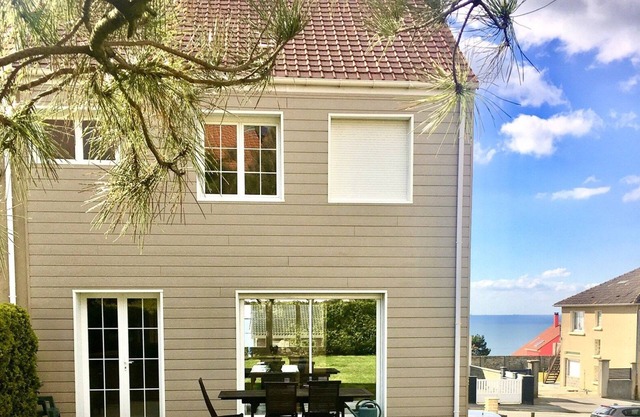 House La Margaret Facing the sea 150 metres from the beach