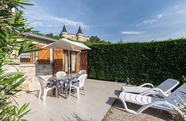 House 'Les Sources Gîte La Remise' with Shared Pool, Private Terrace and Air Conditioning