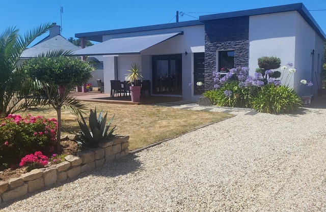 HOUSE LESCONIL SOUTH FINISTERE, 3 BEDROOMS, BEACH 500 M, SOUTH EXPO, BIKES, QUIET