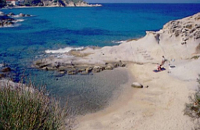 House Lina 100 meters from the seaTypical house