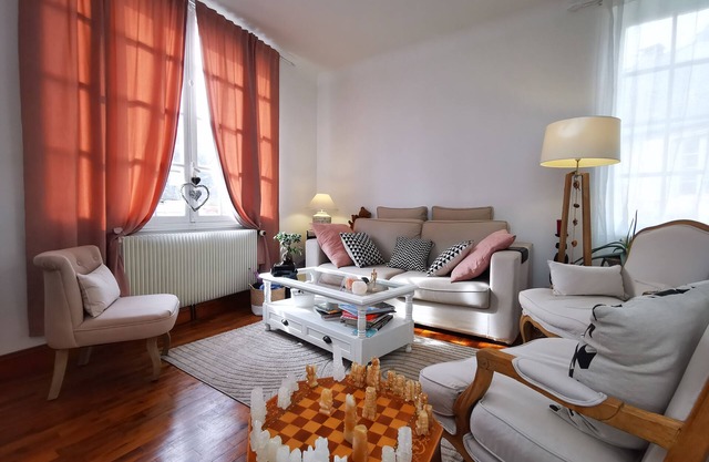 House Montignac Lascaux Hyper Centre with private parking and terrace