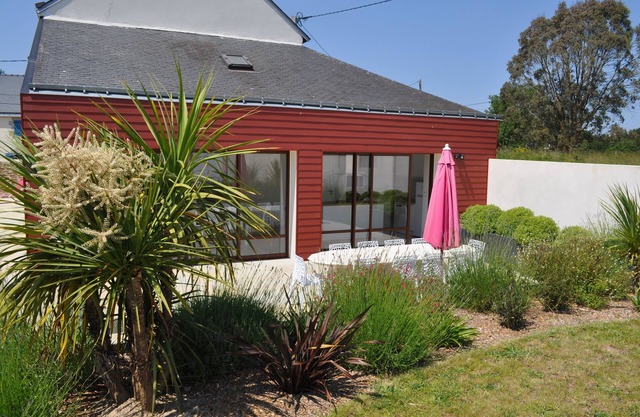 House N°7. 4 *. WIFI Swimming pool 28°; Tennis court; Wooded park 15,000 m²; Car park
