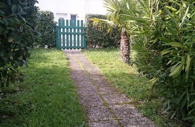 House near beaches in Le Croisic, with parking